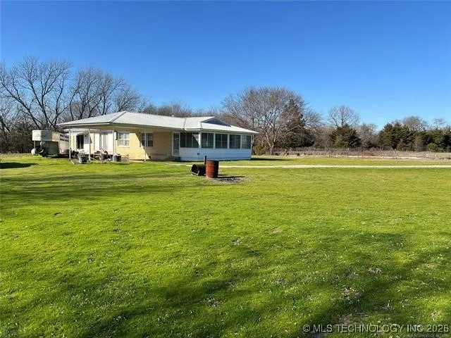 8925 State Road 78 Hendrix, OK 74741