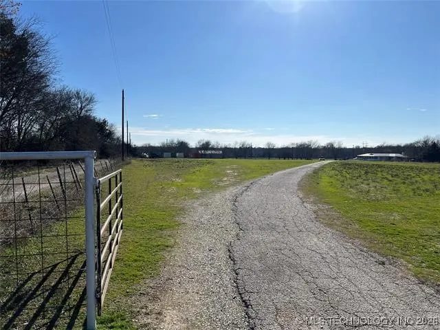8925 State Road 78 Hendrix, OK 74741