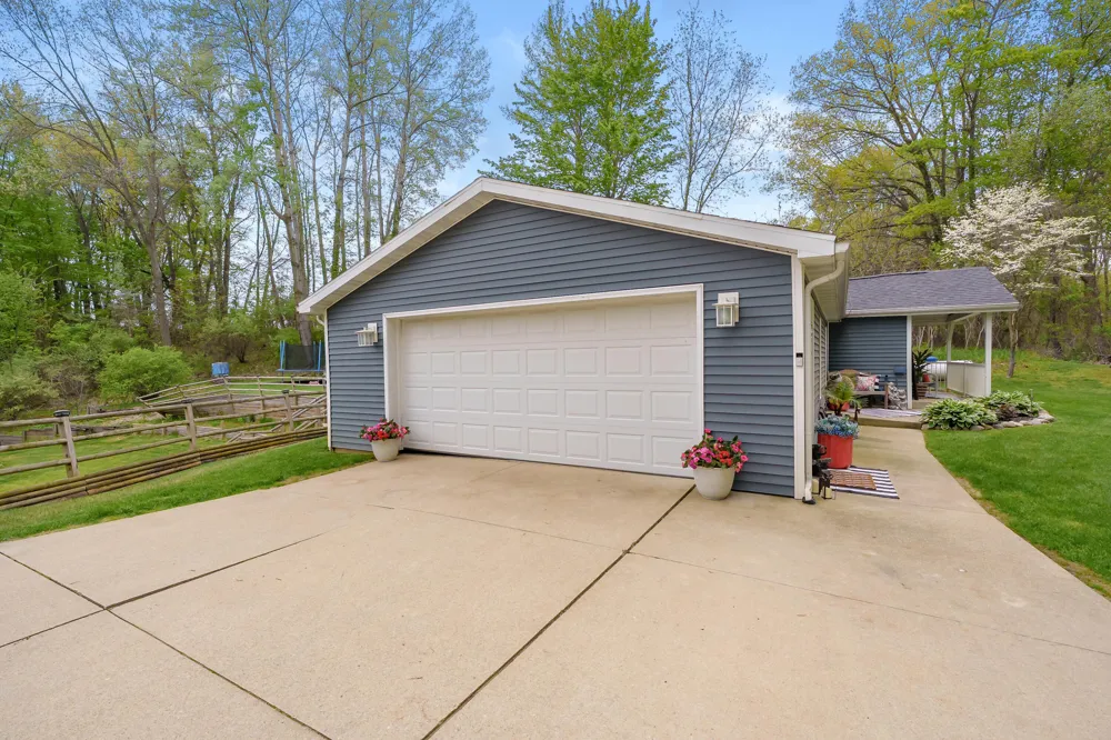 6670 Keyes Road Bellevue, MI 49021