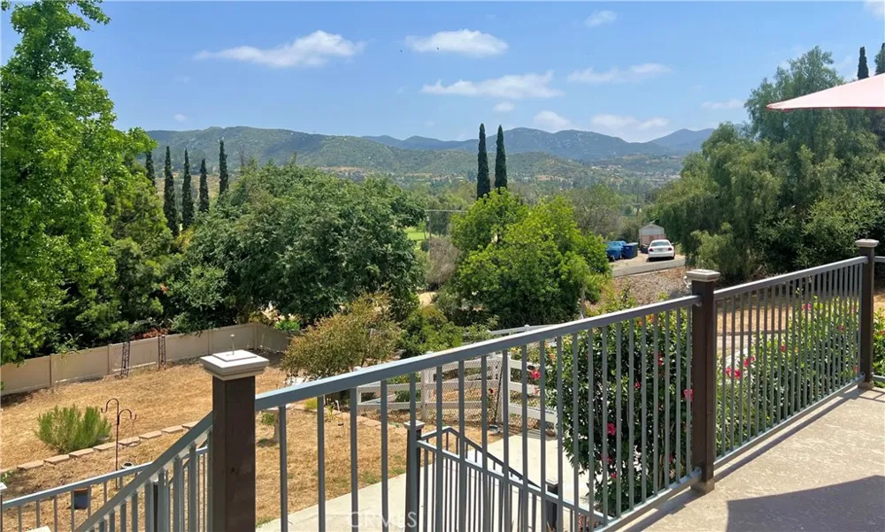 2846 Willow Glen Drive El Cajon, CA 92019