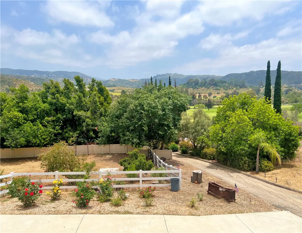 2846 Willow Glen Drive El Cajon, CA 92019