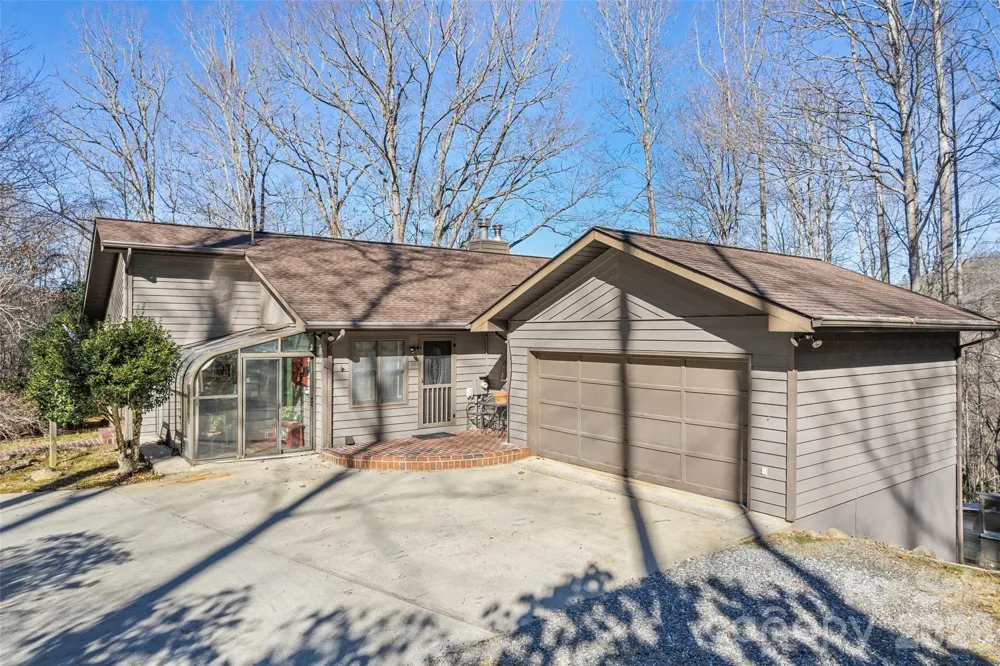 831 Forest Run Road Whittier, NC 28789