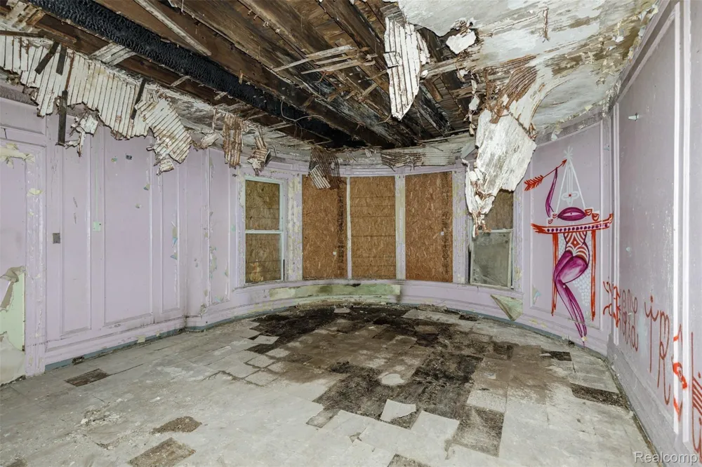 130 E GRAND BOULEVARD Detroit City, MI 48207
