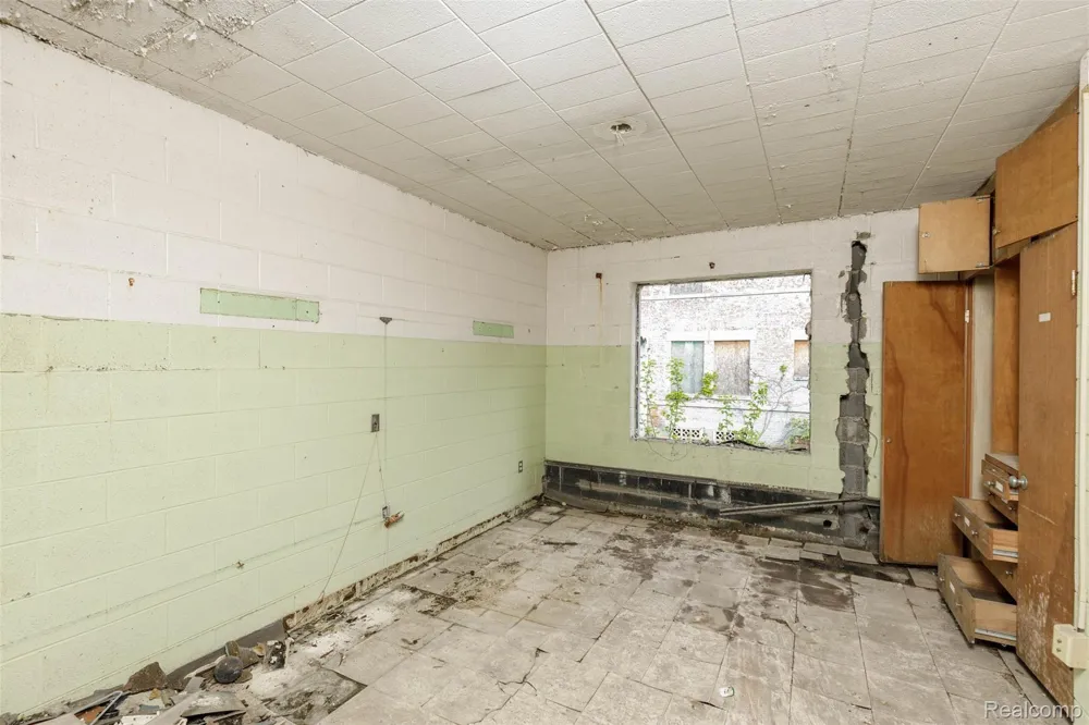 130 E GRAND BOULEVARD Detroit City, MI 48207