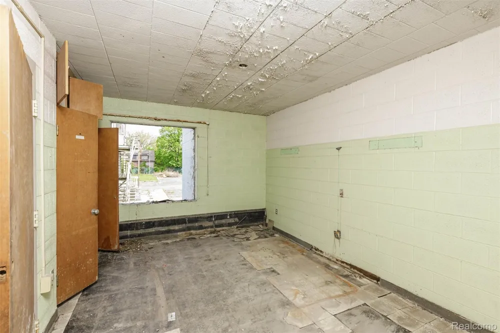 130 E GRAND BOULEVARD Detroit City, MI 48207