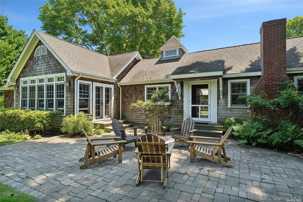 695 Main Street Westhampton Beach, NY 11978