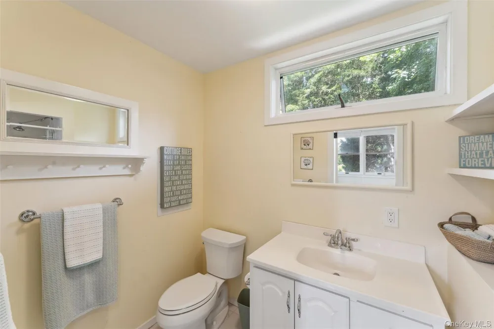 695 Main Street Westhampton Beach, NY 11978