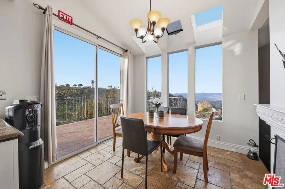 501 Sadie Road Topanga, CA 90290