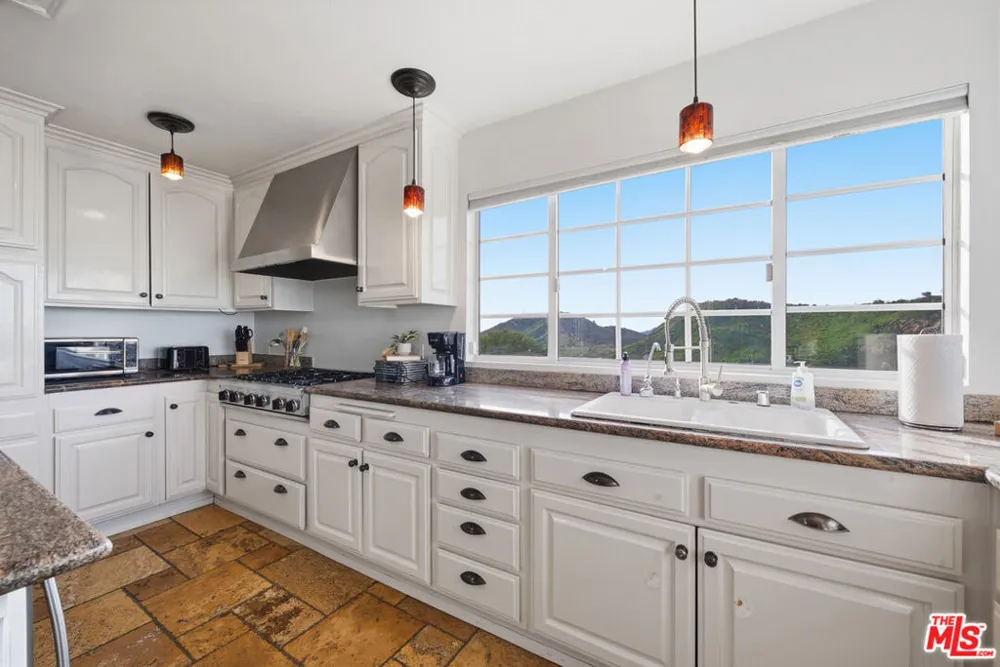 501 Sadie Road Topanga, CA 90290