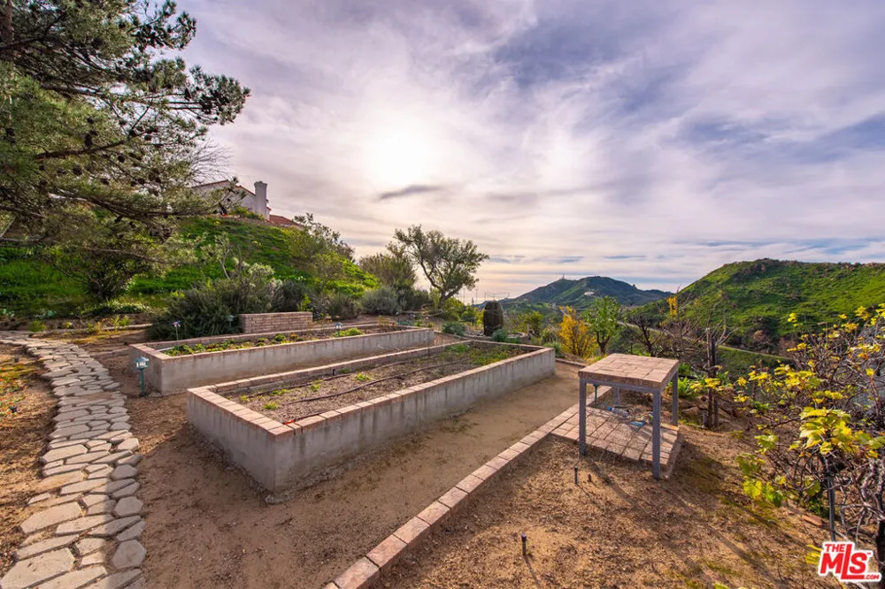 501 Sadie Road Topanga, CA 90290