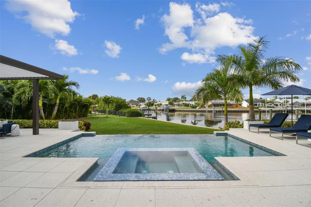 4054 ROCKY SHORES DRIVE Tampa, FL 33634