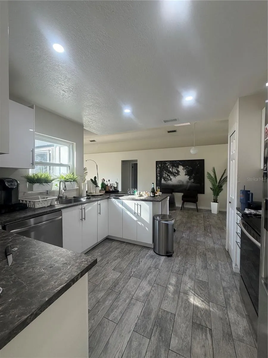 548 GLEN HAVEN DRIVE Deltona, FL 32738