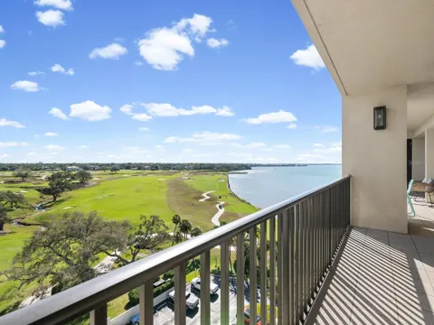 4 BELLEVIEW BOULEVARD #804