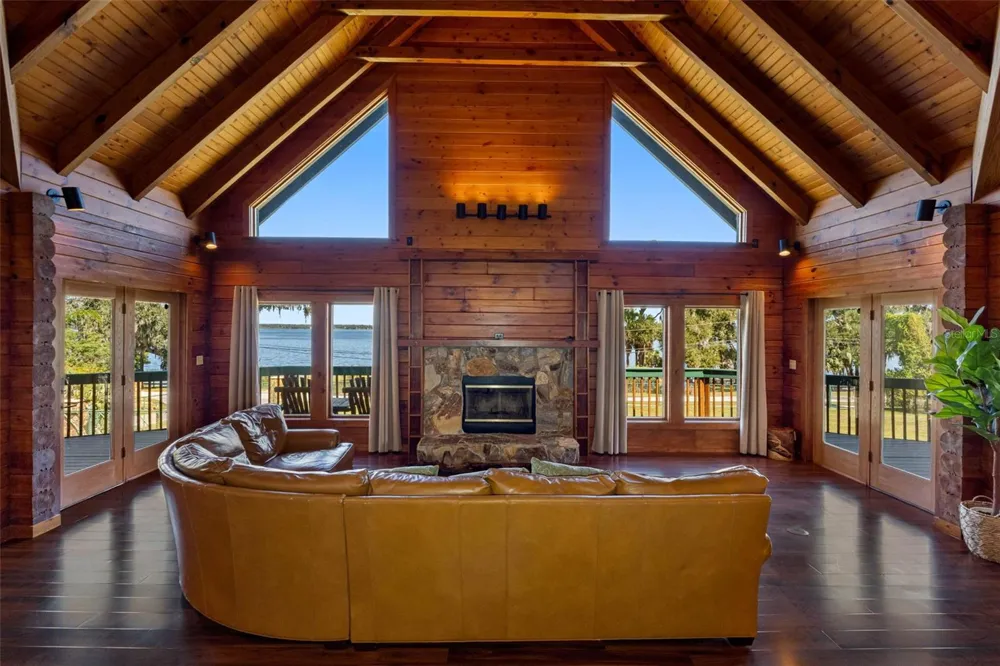11401 THONOTOSASSA ROAD Thonotosassa, FL 33592