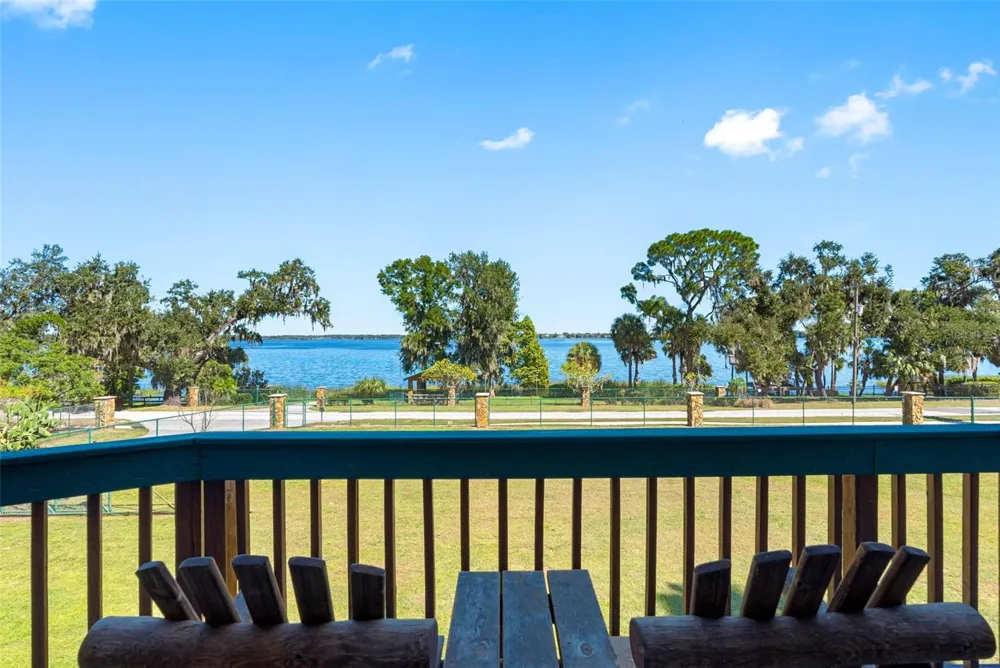 11401 THONOTOSASSA ROAD Thonotosassa, FL 33592