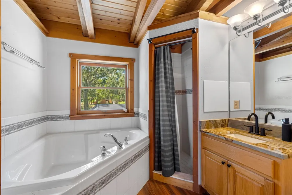 11401 THONOTOSASSA ROAD Thonotosassa, FL 33592
