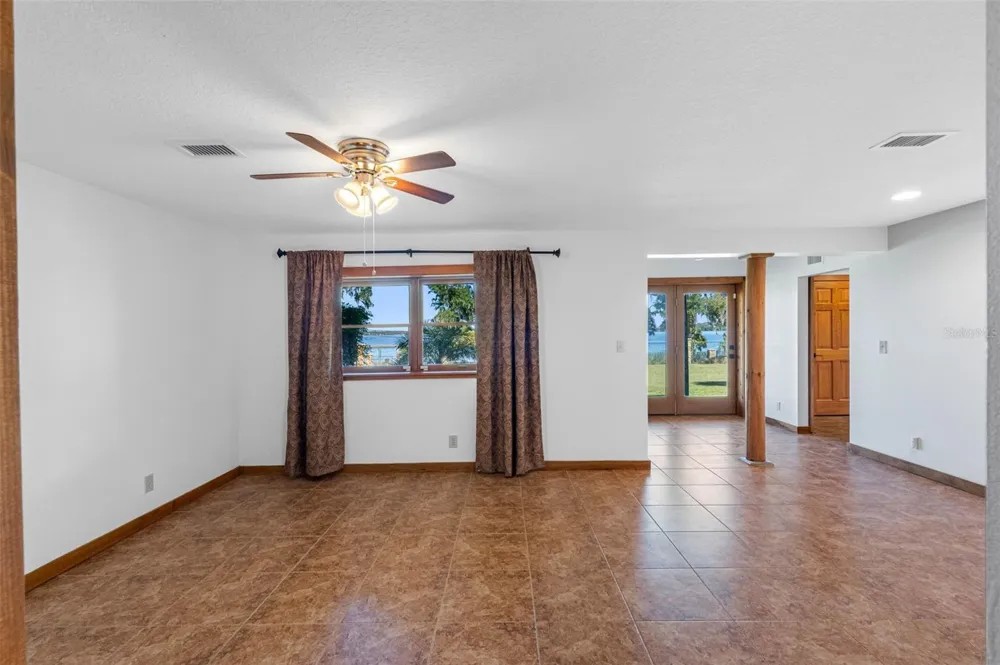 11401 THONOTOSASSA ROAD Thonotosassa, FL 33592