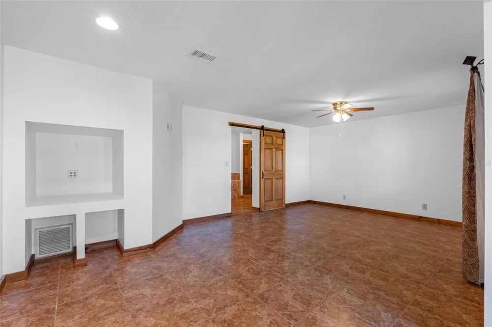 11401 THONOTOSASSA ROAD Thonotosassa, FL 33592
