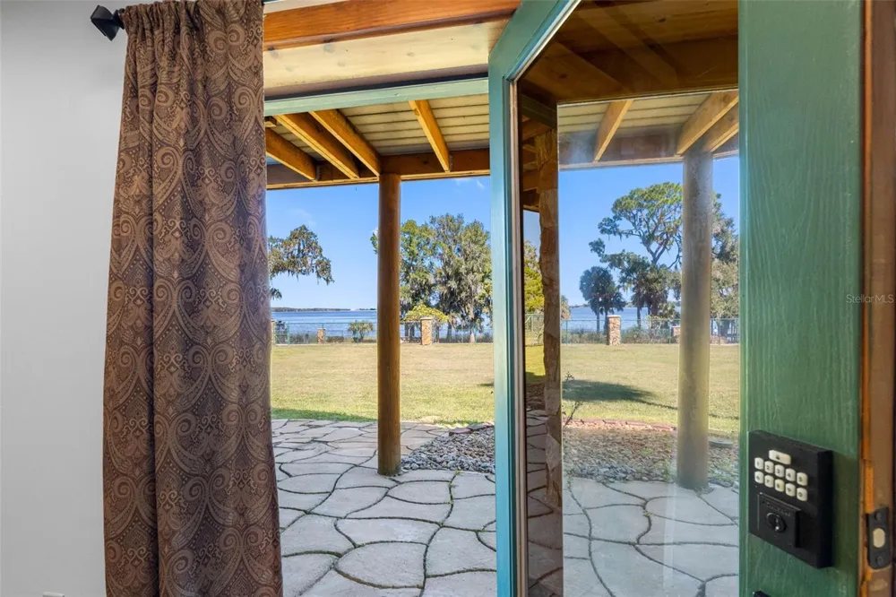 11401 THONOTOSASSA ROAD Thonotosassa, FL 33592