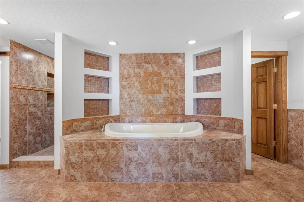 11401 THONOTOSASSA ROAD Thonotosassa, FL 33592