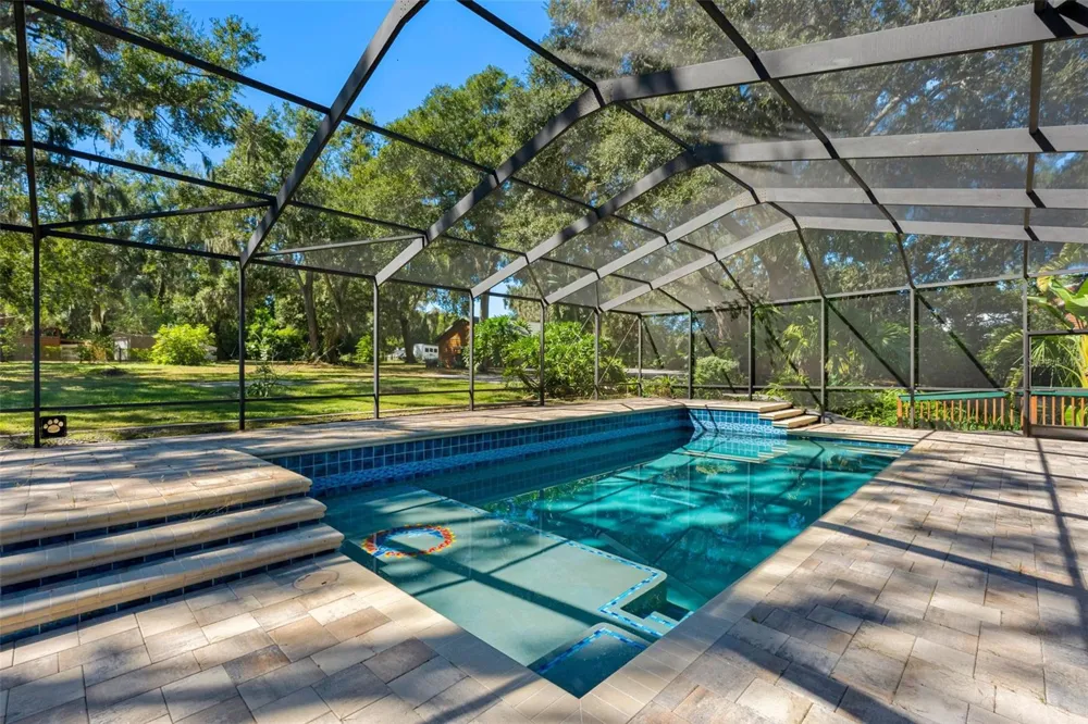 11401 THONOTOSASSA ROAD Thonotosassa, FL 33592