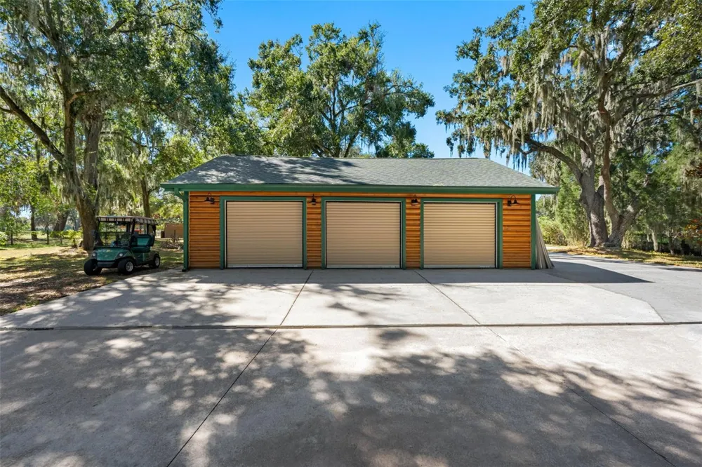 11401 THONOTOSASSA ROAD Thonotosassa, FL 33592