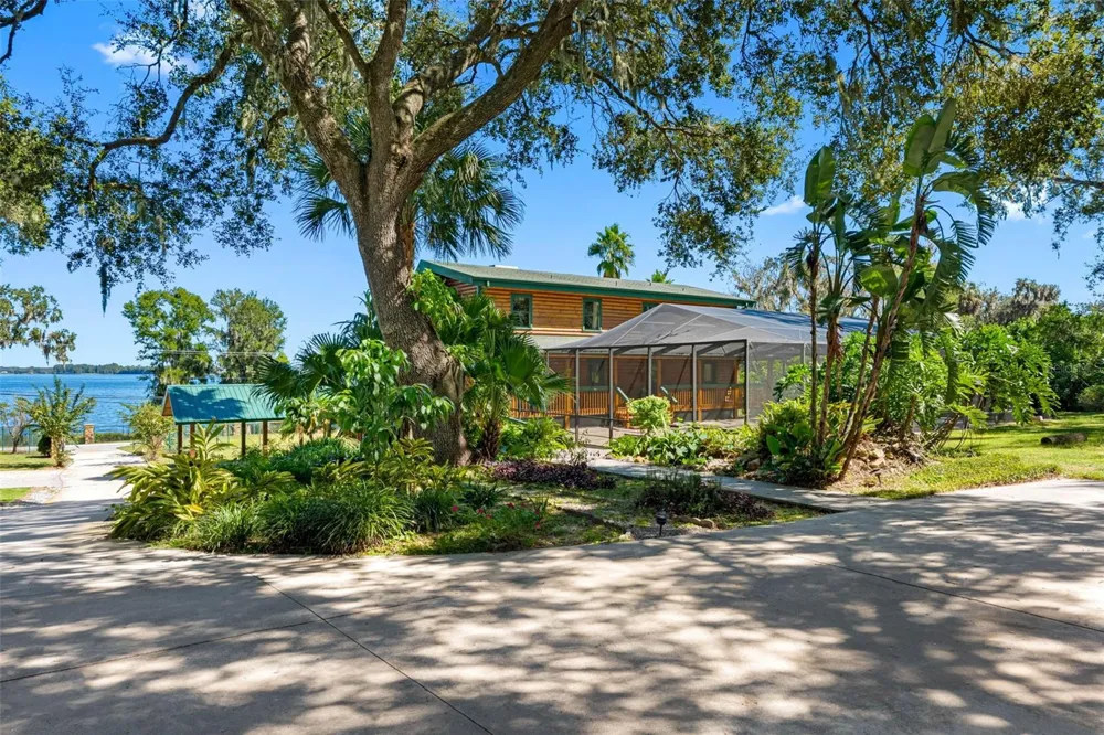11401 THONOTOSASSA ROAD Thonotosassa, FL 33592