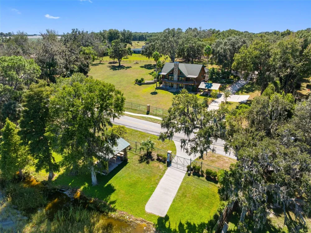 11401 THONOTOSASSA ROAD Thonotosassa, FL 33592