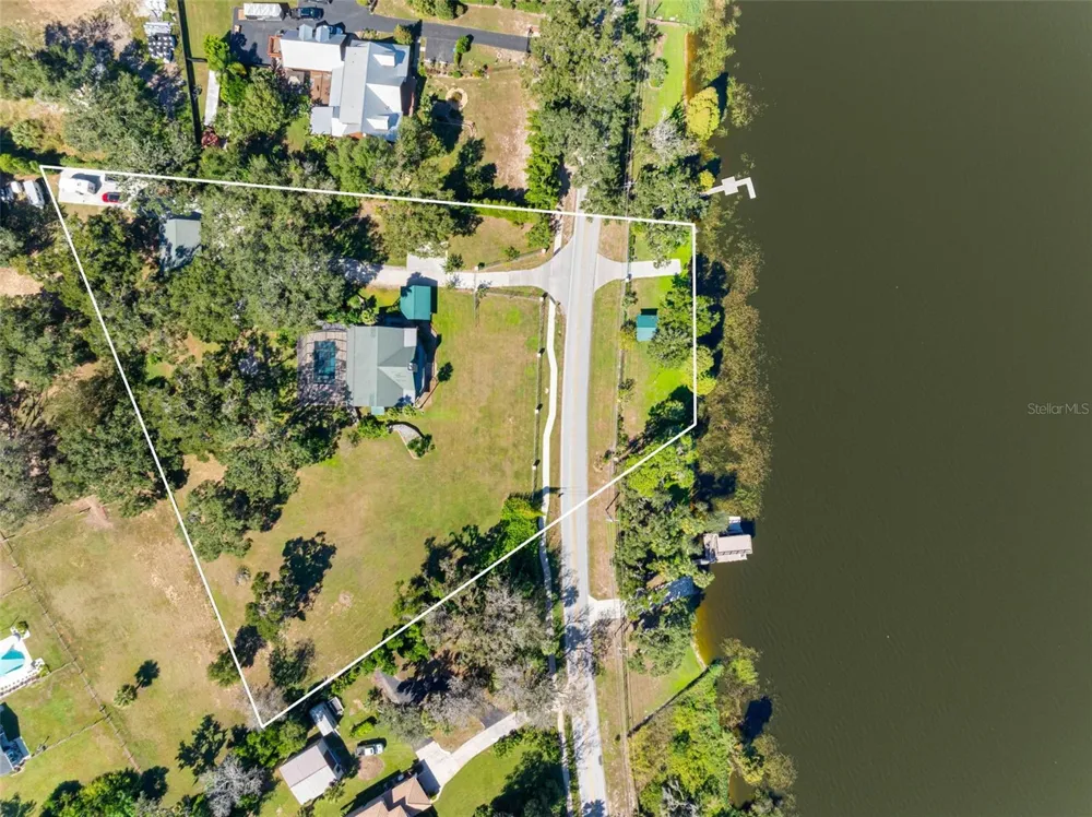 11401 THONOTOSASSA ROAD Thonotosassa, FL 33592