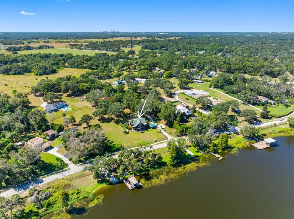 11401 THONOTOSASSA ROAD Thonotosassa, FL 33592
