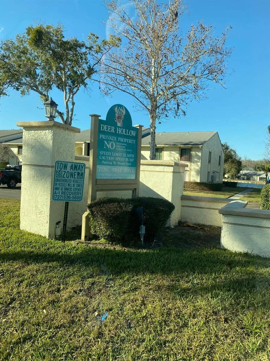 1333 SHADY PINE WAY #D Tarpon Springs, FL 34688