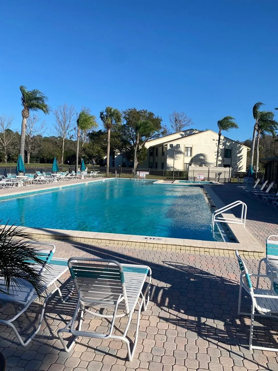 1333 SHADY PINE WAY #D Tarpon Springs, FL 34688