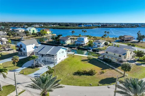 6424 DRIFTWOOD DRIVE