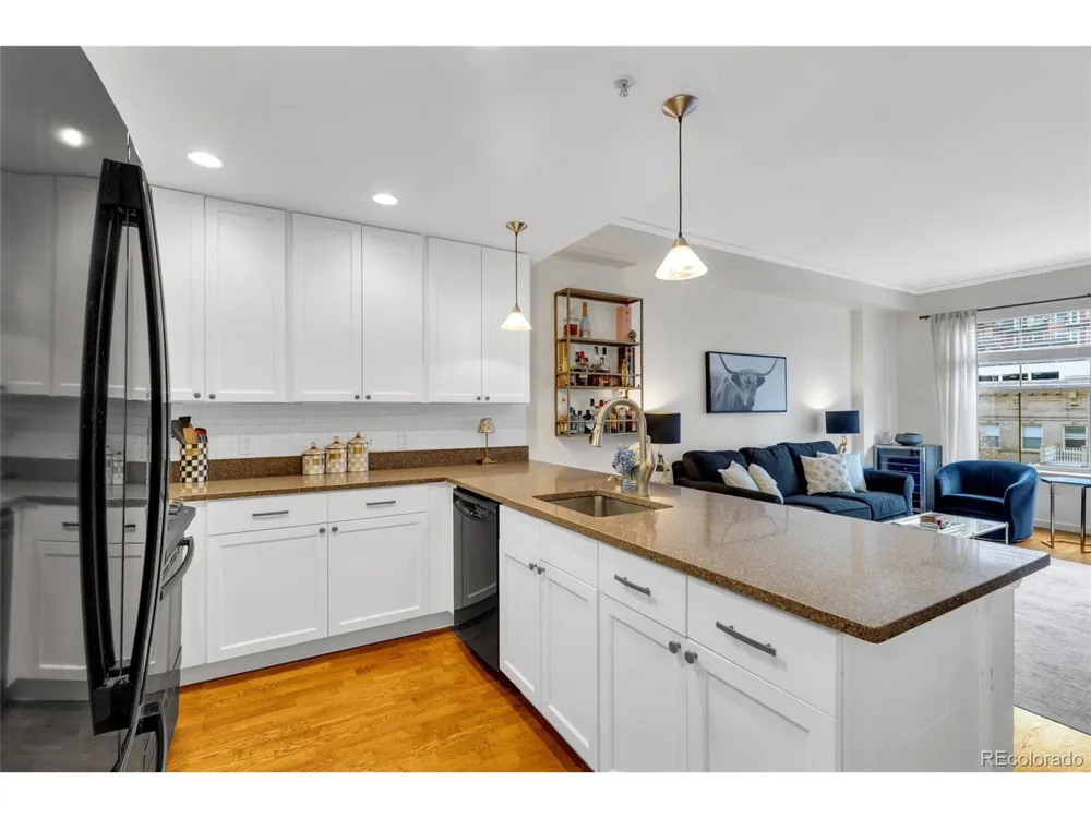 1975 Grant Street #325