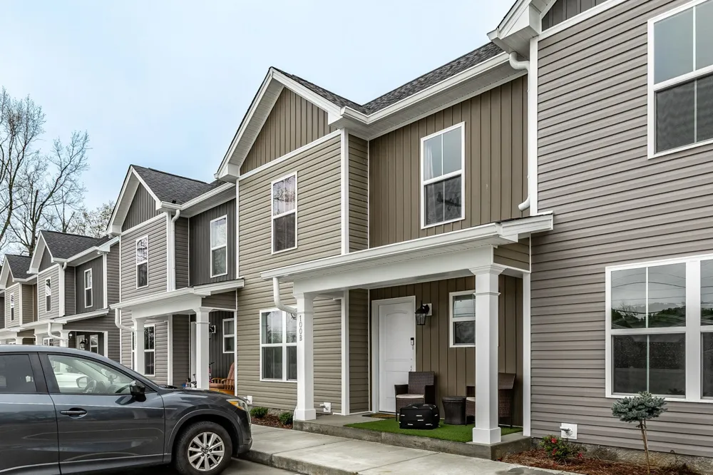 100 Billy Robb St #B