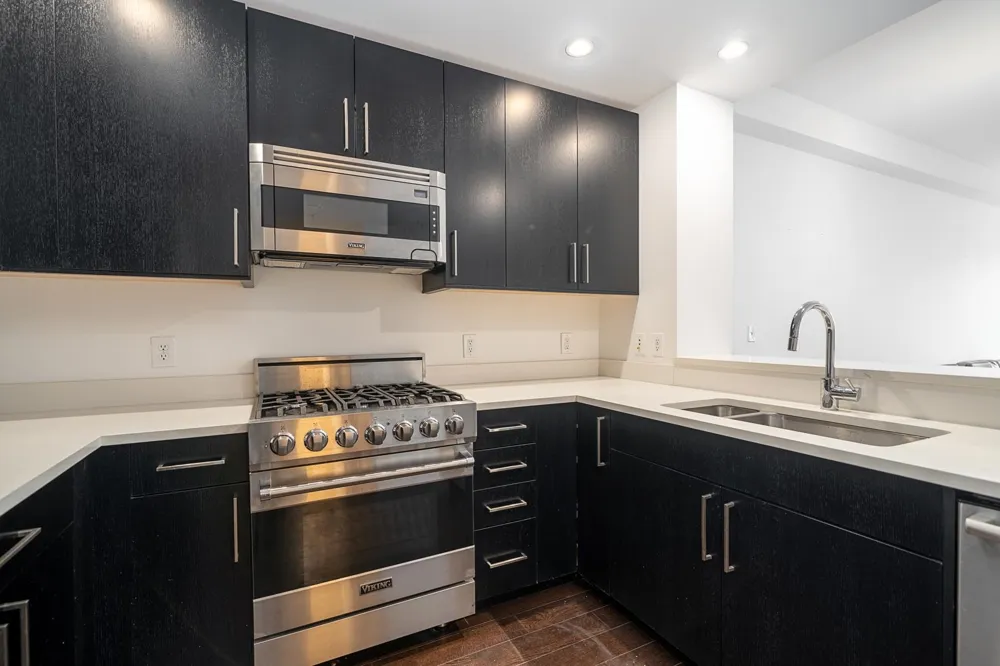 1100 MAXWELL LANE #1205