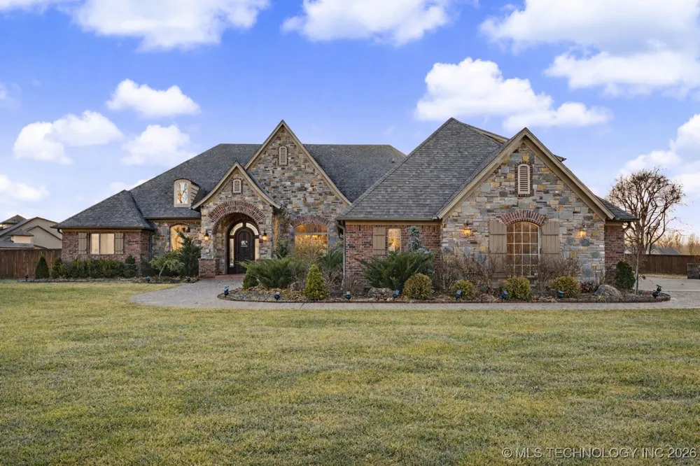 24754 E 143rd Street S