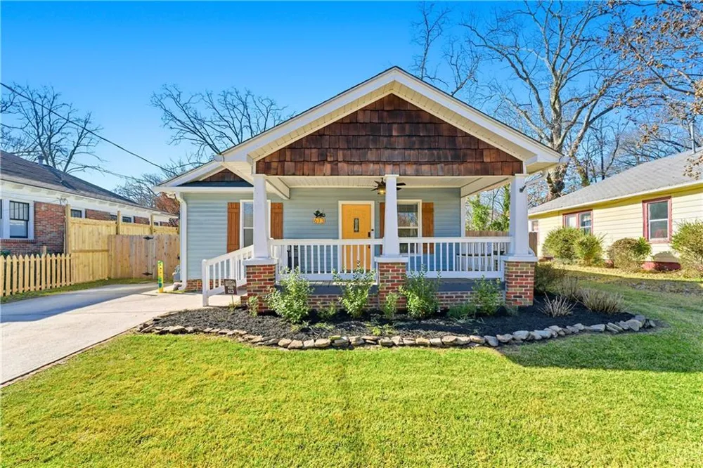 613 Stokeswood Avenue SE