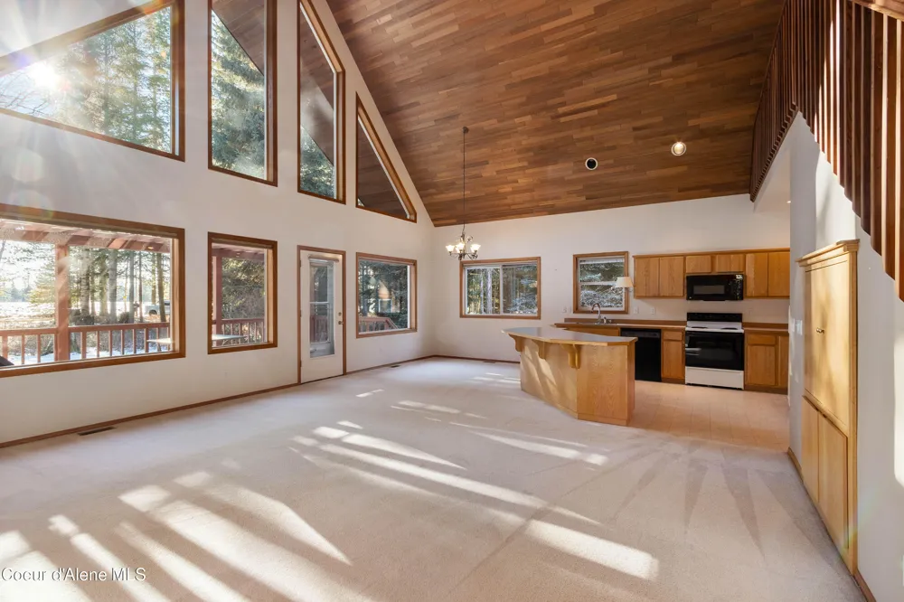 608 Meadowlark Lane Sandpoint, ID 83864