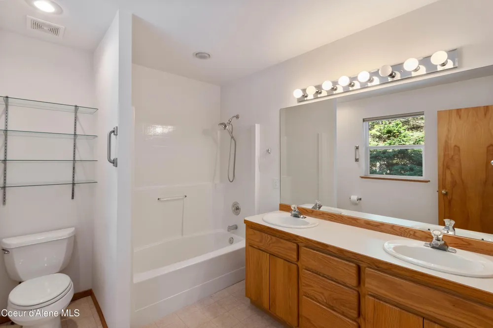 608 Meadowlark Lane Sandpoint, ID 83864