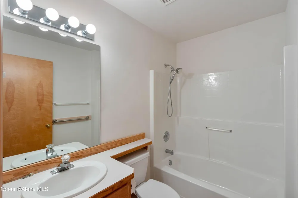 608 Meadowlark Lane Sandpoint, ID 83864