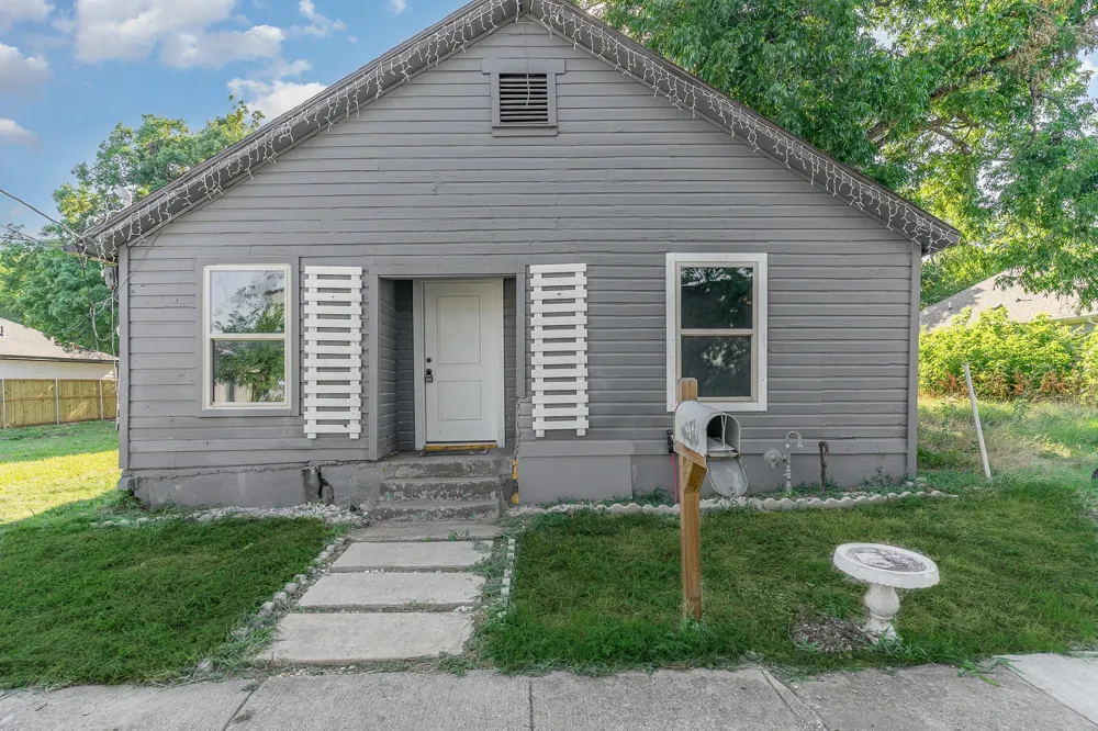 4621 Owenwood Avenue