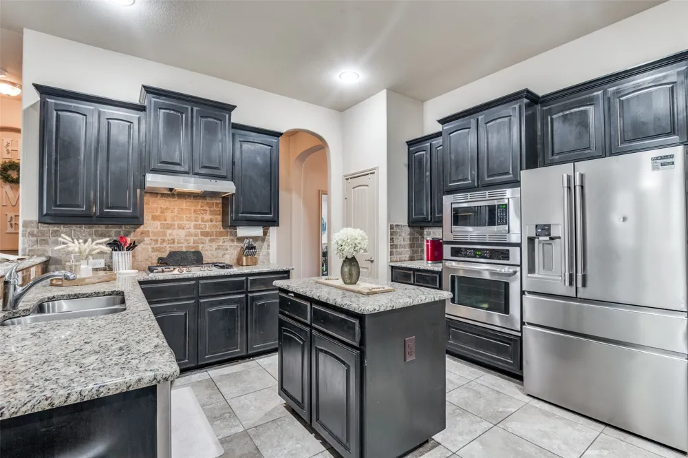 1501 Bricknell Drive Glenn Heights, TX 75154