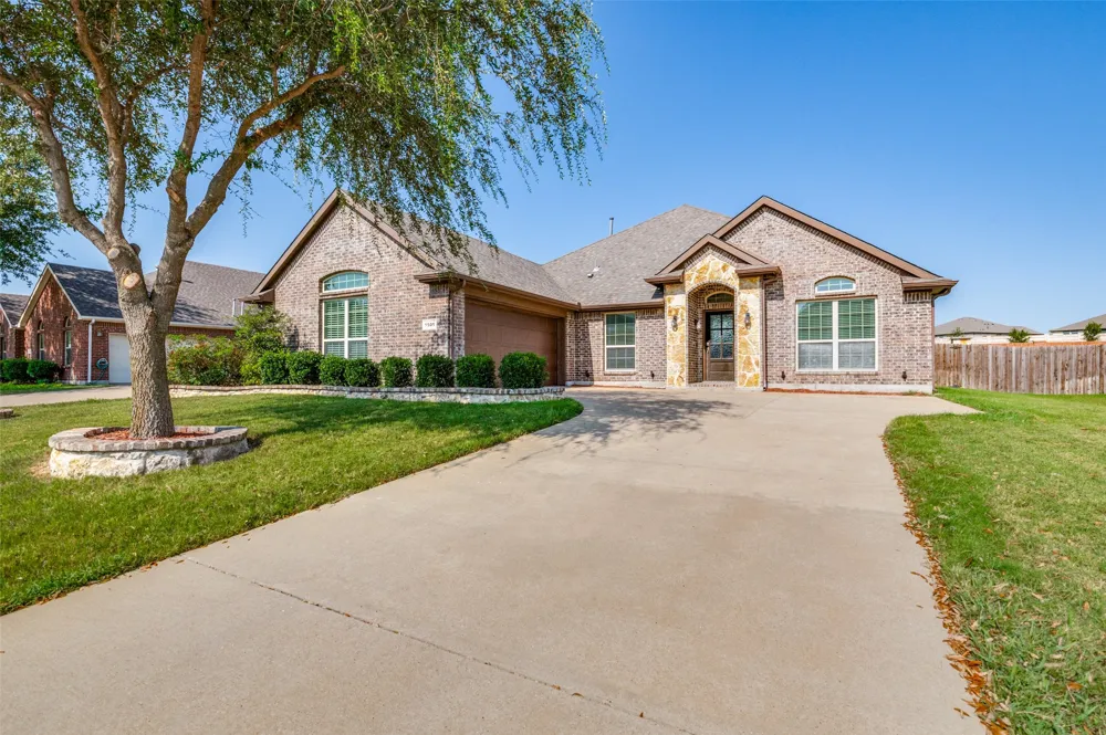 1501 Bricknell Drive Glenn Heights, TX 75154