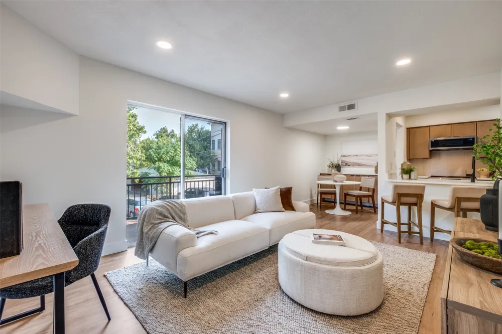 4020 Holland Avenue #211