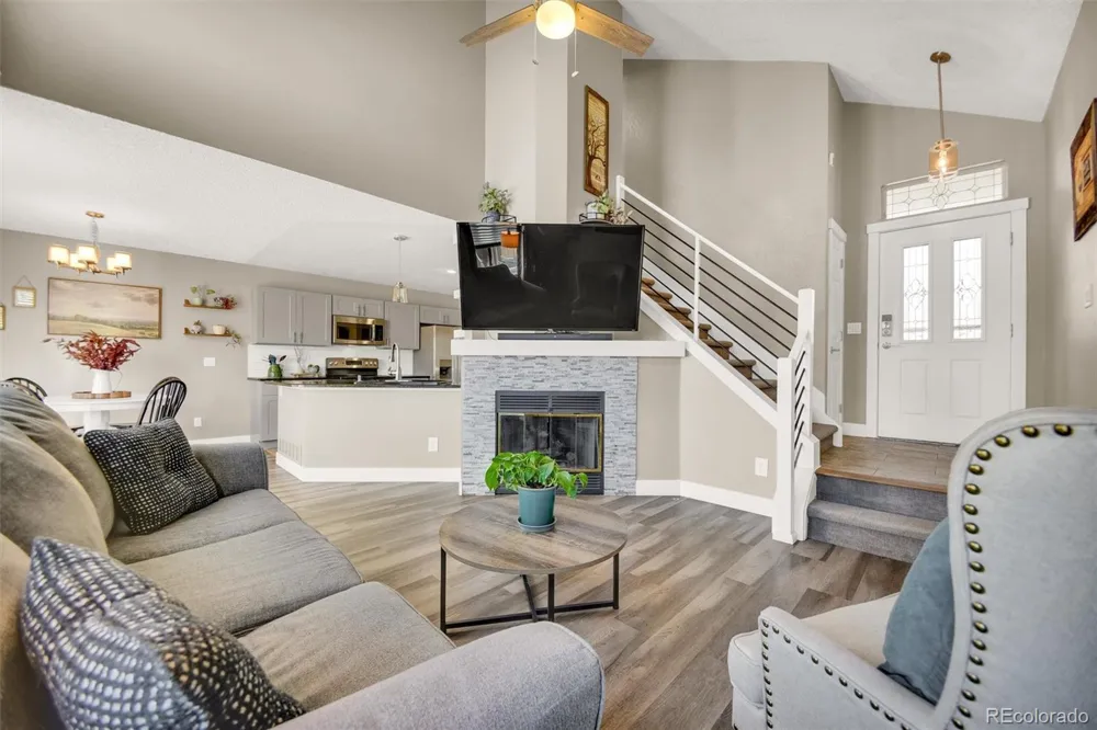 8811 Cloverleaf Circle