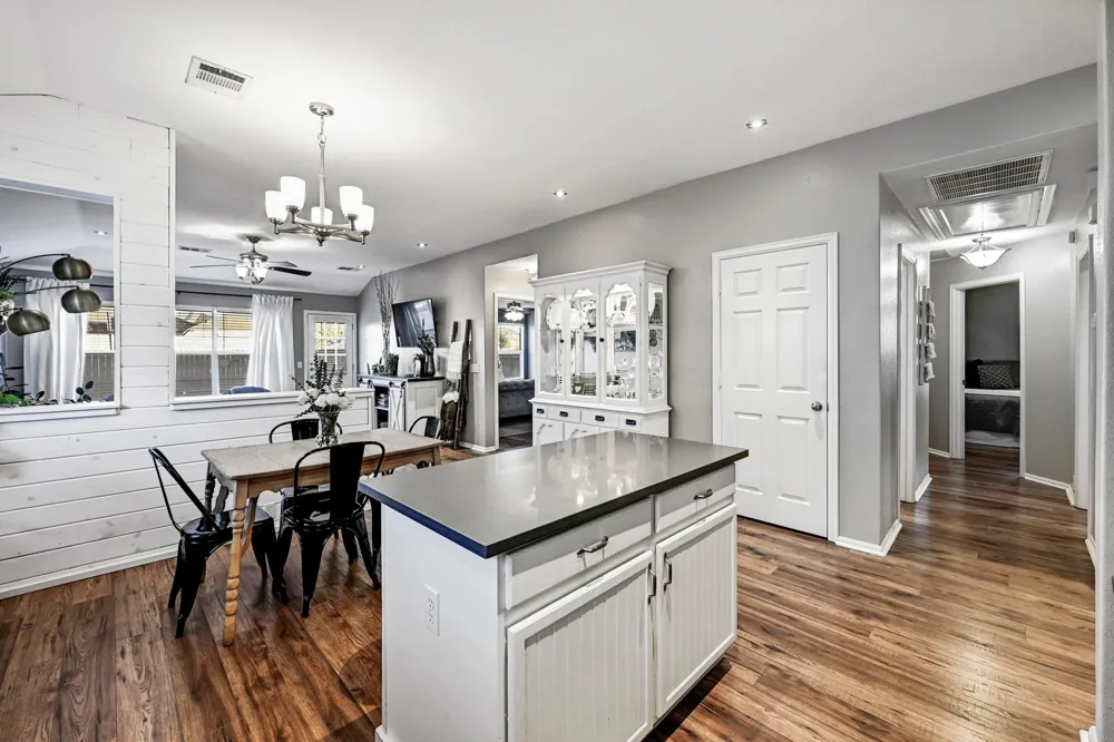 280 Spruce Drive Kyle, TX 78640