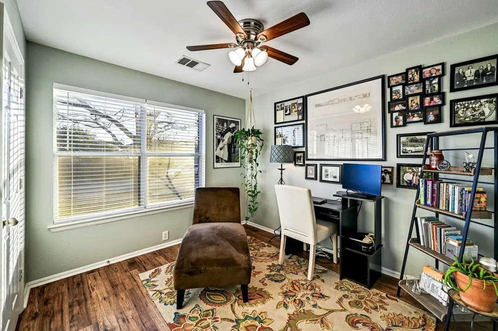 280 Spruce Drive Kyle, TX 78640