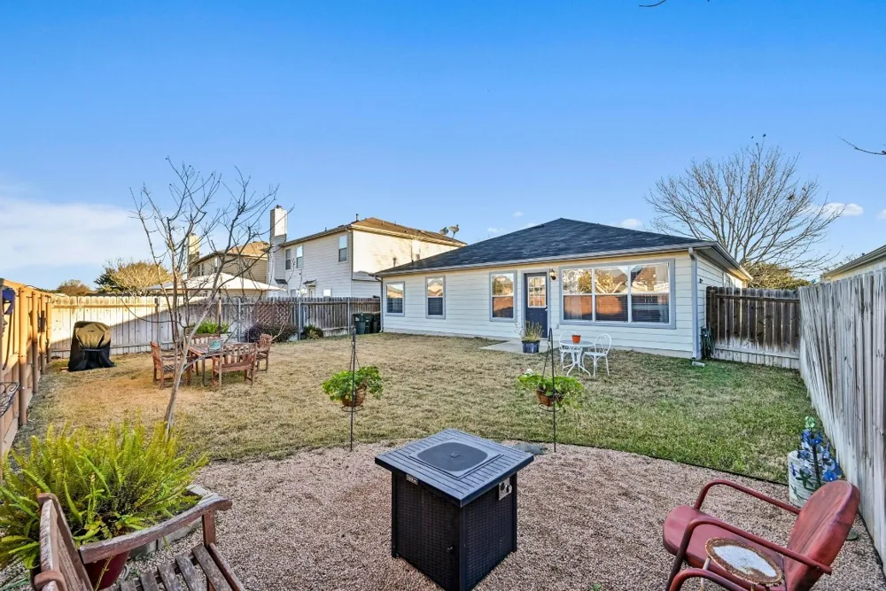 280 Spruce Drive Kyle, TX 78640