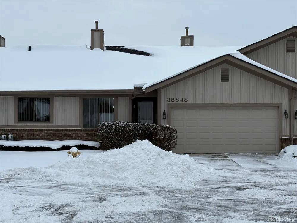 38848 Windmill Pointe S